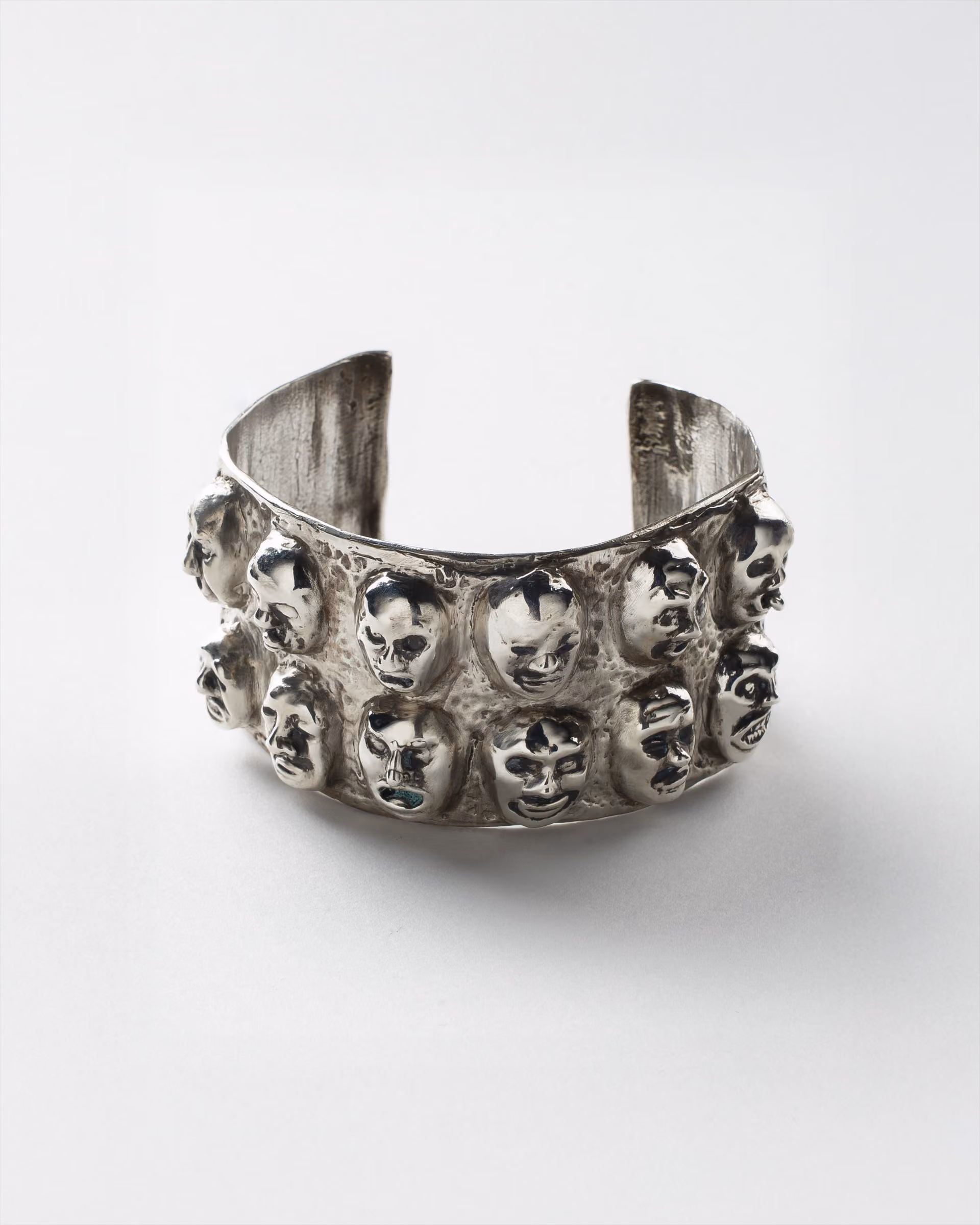 12 Angry Men, Silver face bracelet